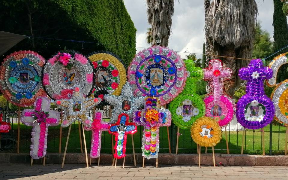 Supervisar Estragos Pickering Inicia la venta de coronas para difuntos en Acámbaro - El Sol del Bajío |  Noticias Locales, Policiacas, de México, Guanajuato y el Mundo